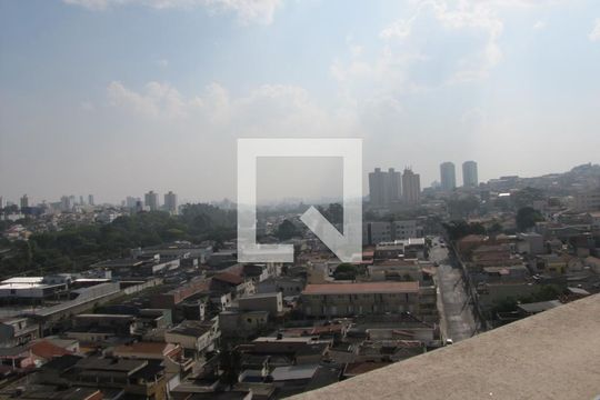 Vista do Quartp 1 de apartamento para alugar com 2 quartos, 33m² em Vila Pierina, São Paulo