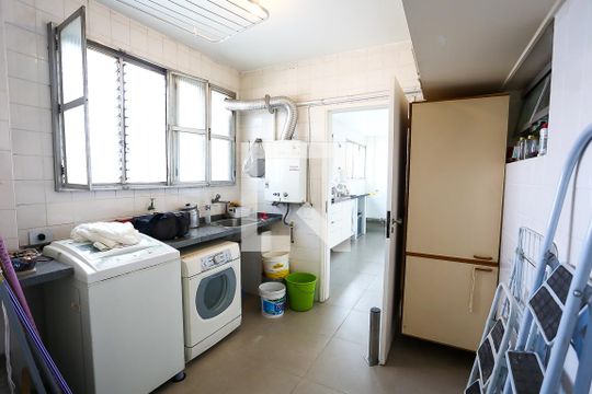 Área de Serviço de apartamento à venda com 4 quartos, 220m² em Vila Sonia, São Paulo