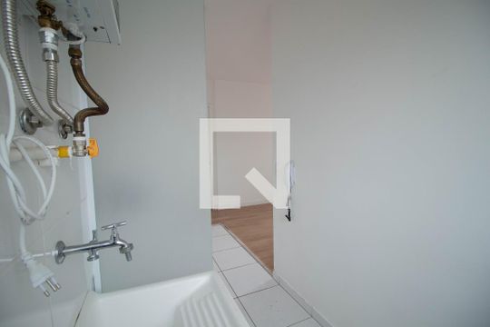 Área de serviço de apartamento para alugar com 2 quartos, 43m² em Vila Gustavo, São Paulo