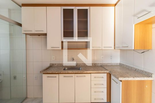 Cozinha de apartamento à venda com 3 quartos, 60m² em Jardim Santa Clara, Guarulhos