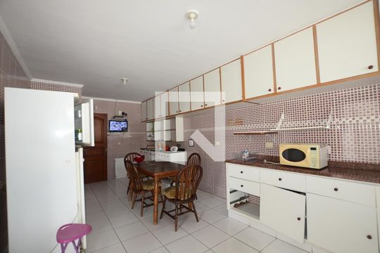 Cozinha de casa de condomínio à venda com 4 quartos, 300m² em Vila Kosmos, Rio de Janeiro