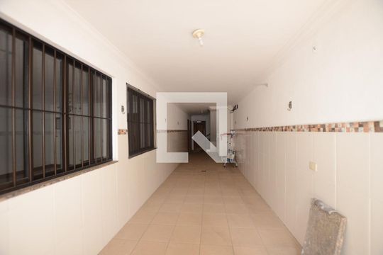 Garagem de casa de condomínio à venda com 4 quartos, 300m² em Vila Kosmos, Rio de Janeiro