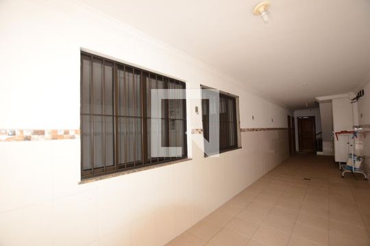 Garagem de casa de condomínio à venda com 4 quartos, 300m² em Vila Kosmos, Rio de Janeiro