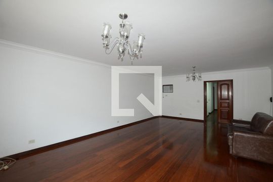 Sala de casa de condomínio à venda com 4 quartos, 300m² em Vila Kosmos, Rio de Janeiro