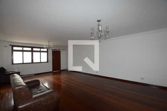 Sala de casa de condomínio à venda com 4 quartos, 300m² em Vila Kosmos, Rio de Janeiro