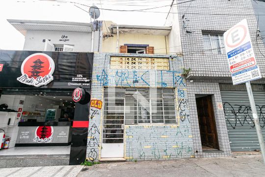 Fachada de casa à venda com 3 quartos, 96m² em Vila Gomes Cardim, São Paulo
