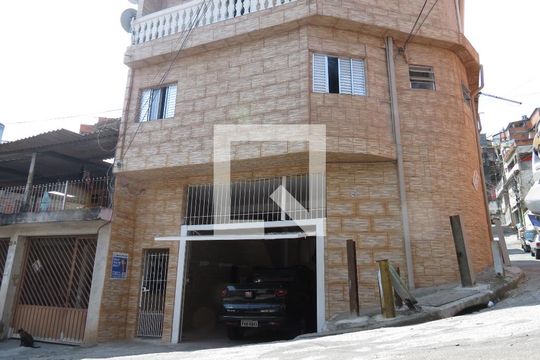Fachada de casa para alugar com 1 quarto, 25m² em Vila Zat, São Paulo