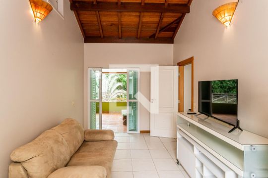 Sala íntima de casa de condomínio à venda com 4 quartos, 850m² em Jacarepaguá, Rio de Janeiro