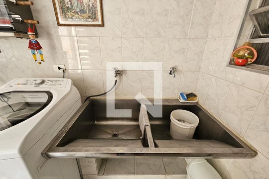 Área de Serviço de casa à venda com 4 quartos, 300m² em Jardim Leonor, São Paulo