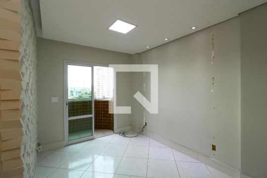 Sala de apartamento para alugar com 2 quartos, 60m² em Vila Pires, Santo André