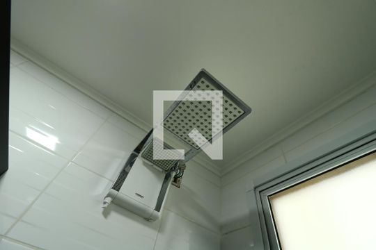 Banheiro Social de apartamento para alugar com 2 quartos, 60m² em Vila Pires, Santo André