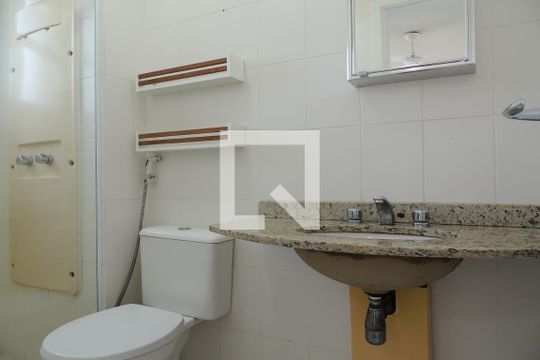 Banheiro  de apartamento à venda com 2 quartos, 77m² em Jacarepaguá, Rio de Janeiro