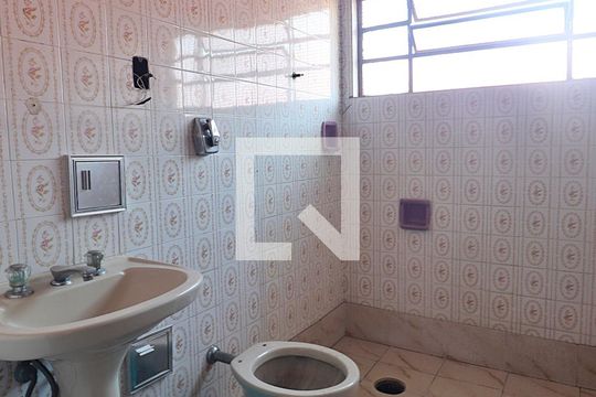 Banheiro de casa à venda com 2 quartos, 60m² em Vila Sao Pedro, Santo André