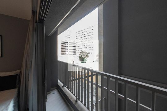 Sacada de kitnet/studio para alugar com 1 quarto, 26m² em República, São Paulo