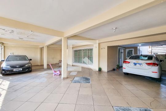 Garagem de casa para alugar com 4 quartos, 400m² em Jardim Paulista, São José dos Campos