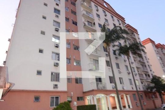 Fachada do bloco de apartamento para alugar com 2 quartos, 49m² em Campinho, Rio de Janeiro