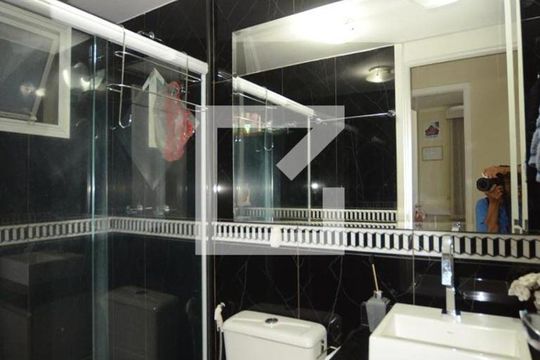 Banheiro Social  de apartamento para alugar com 2 quartos, 49m² em Campinho, Rio de Janeiro