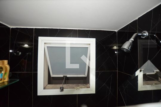Banheiro Social de apartamento para alugar com 2 quartos, 49m² em Campinho, Rio de Janeiro
