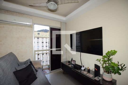 Sala de apartamento para alugar com 2 quartos, 49m² em Campinho, Rio de Janeiro