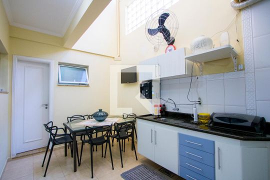 Área de serviço de casa à venda com 3 quartos, 182m² em Vila Scarpelli, Santo André