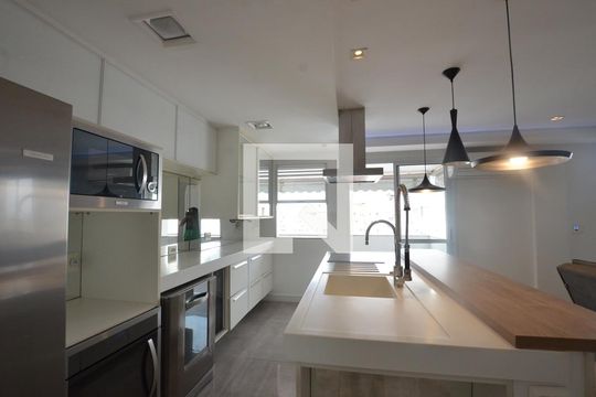 Cozinha de apartamento para alugar com 2 quartos, 120m² em Vicente de Carvalho, Rio de Janeiro