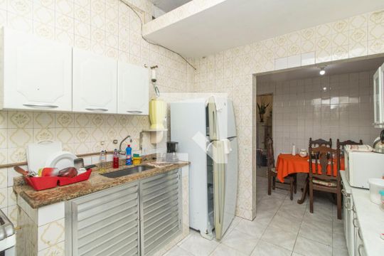 Cozinha 1 de casa de condomínio à venda com 3 quartos, 210m² em Jardim Guanabara, Rio de Janeiro
