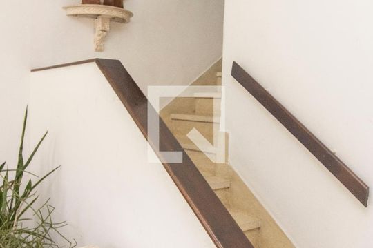 Escada de casa de condomínio à venda com 3 quartos, 210m² em Jardim Guanabara, Rio de Janeiro