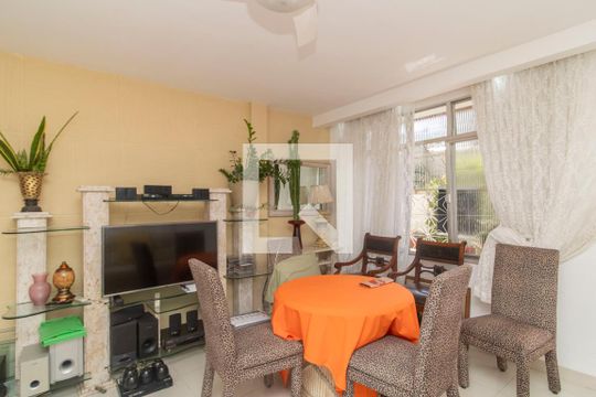 Sala de casa de condomínio à venda com 3 quartos, 210m² em Jardim Guanabara, Rio de Janeiro