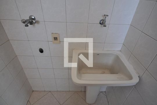 Área de Serviço de apartamento para alugar com 2 quartos, 52m² em Parque Edu Chaves, São Paulo
