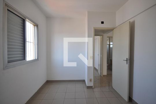 Quarto 2 de apartamento para alugar com 2 quartos, 52m² em Parque Edu Chaves, São Paulo