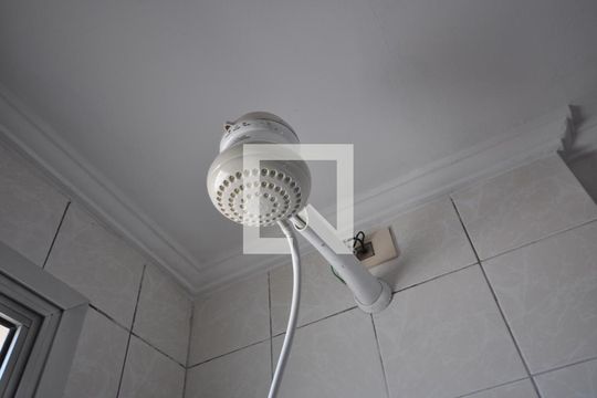 Banheiro de apartamento para alugar com 2 quartos, 52m² em Parque Edu Chaves, São Paulo