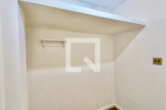 Quarto serviço de apartamento para alugar com 3 quartos, 110m² em Leblon, Rio de Janeiro