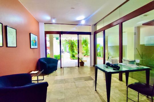 Portaria de apartamento para alugar com 3 quartos, 110m² em Leblon, Rio de Janeiro