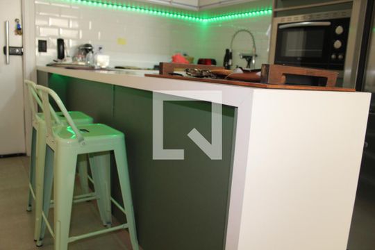 Cozinha de kitnet/studio à venda com 1 quarto, 48m² em Barra Funda, São Paulo