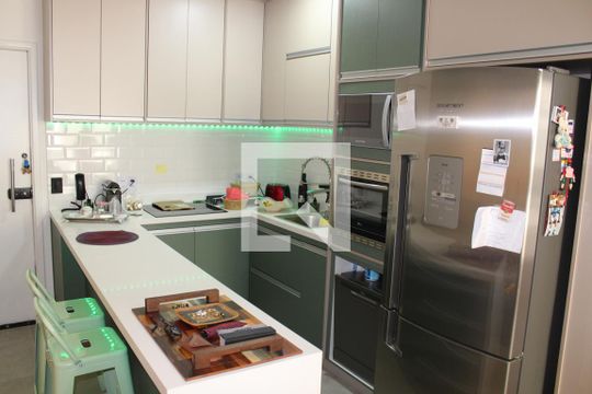 Cozinha de kitnet/studio à venda com 1 quarto, 48m² em Barra Funda, São Paulo