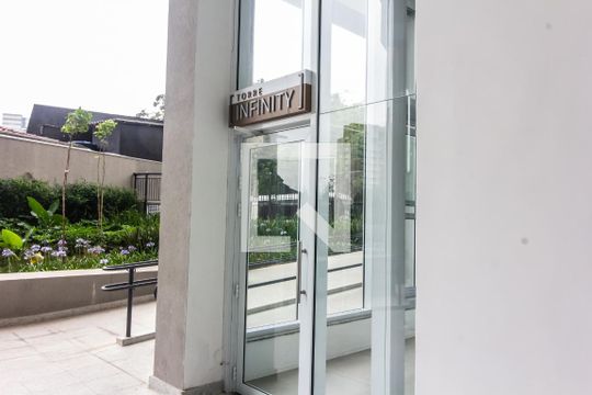 Fachada do bloco de apartamento para alugar com 2 quartos, 84m² em Butantã, São Paulo