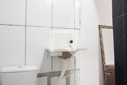 Banheiro de casa para alugar com 2 quartos, 360m² em Bonfim, Belo Horizonte
