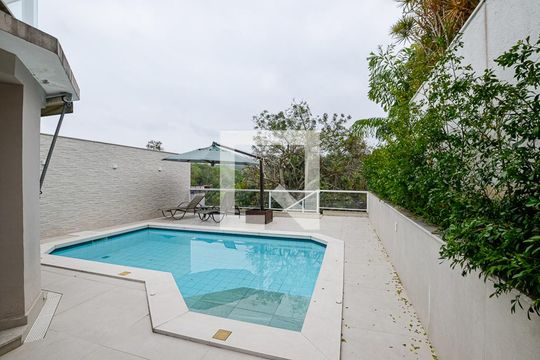 Área externa de casa à venda com 5 quartos, 380m² em Mata Paca, Niterói