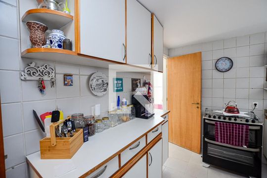 Cozinha de casa à venda com 5 quartos, 380m² em Mata Paca, Niterói
