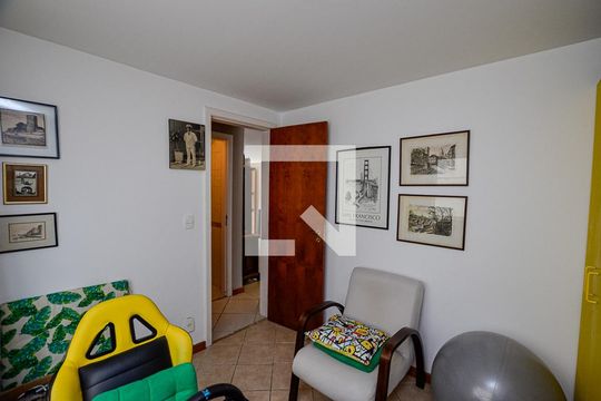 QUarto de casa à venda com 5 quartos, 380m² em Mata Paca, Niterói