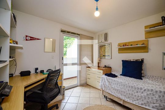 QUarto de casa à venda com 5 quartos, 380m² em Mata Paca, Niterói