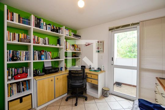QUarto de casa à venda com 5 quartos, 380m² em Mata Paca, Niterói