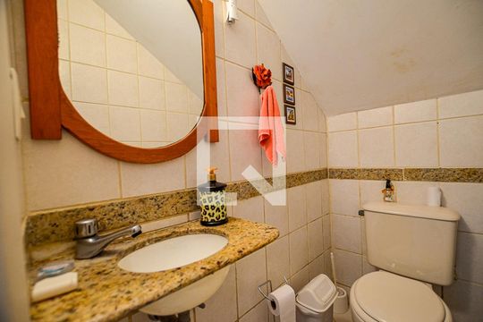 Lavabo de casa à venda com 5 quartos, 380m² em Mata Paca, Niterói