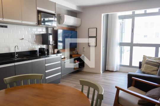 Sala/Cozinha de apartamento para alugar com 1 quarto, 61m² em Centro, Rio de Janeiro