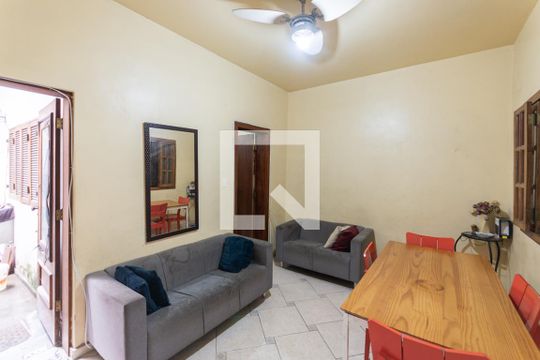 Sala 1 (primeiro andar) de casa à venda com 5 quartos, 250m² em Grajaú, Rio de Janeiro