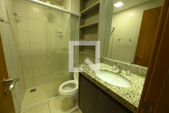 Banheiro de kitnet/studio para alugar com 1 quarto, 50m² em Setor Oeste, Goiânia