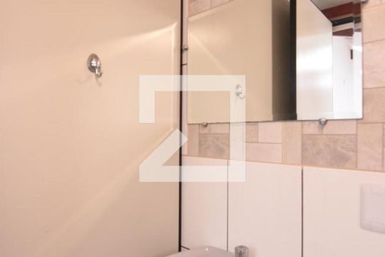 Banheiro de casa para alugar com 1 quarto, 40m² em Vila Sao Francisco, São Paulo
