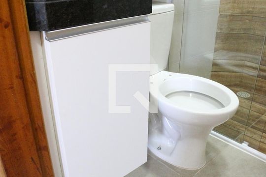 Banheiro de kitnet/studio à venda com 2 quartos, 40m² em Vila Romero, São Paulo