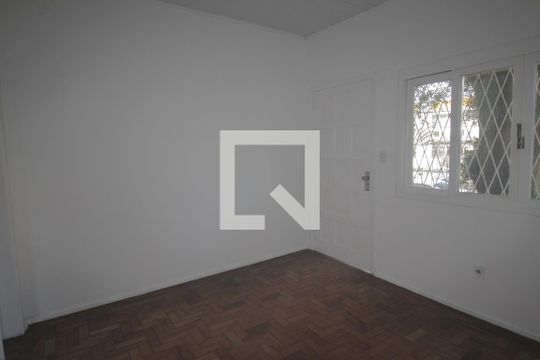 Casa à venda com 5 quartos, 260m² em Centro, Canoas