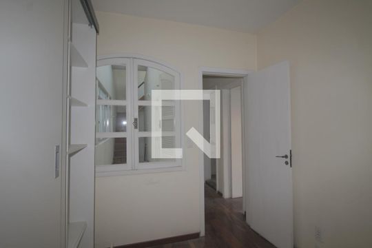 Closet de casa à venda com 5 quartos, 260m² em Centro, Canoas